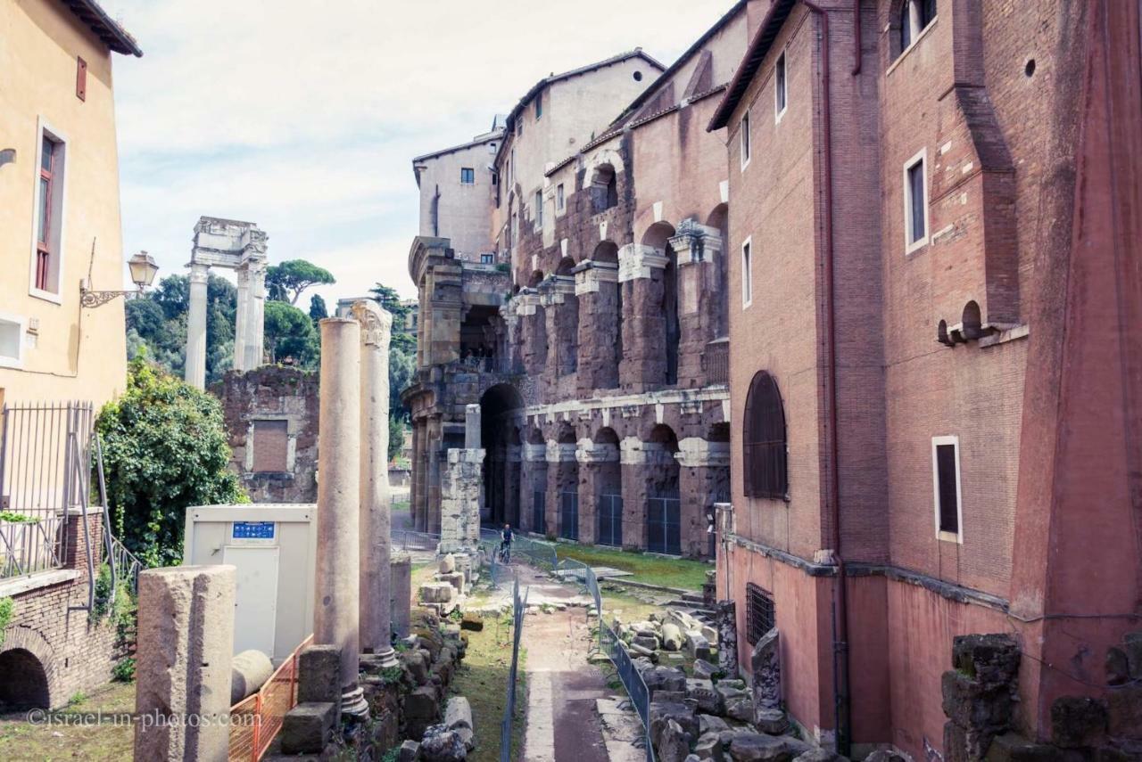 Panoramic Castle Apt Trastevere Rome Exterior photo