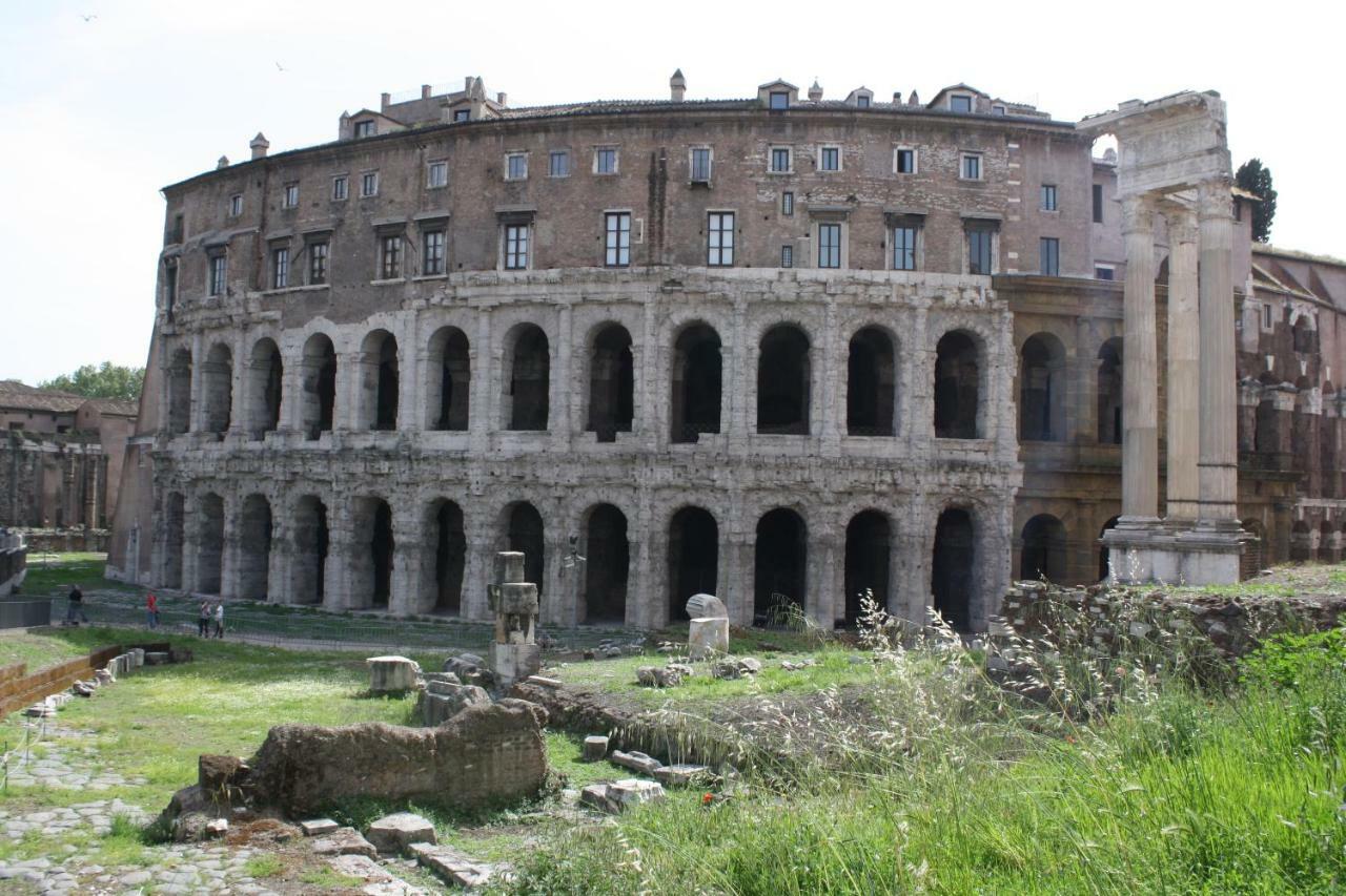 Panoramic Castle Apt Trastevere Rome Exterior photo